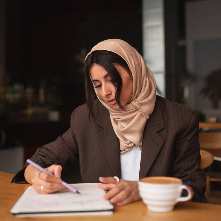 ميرا الظاهري